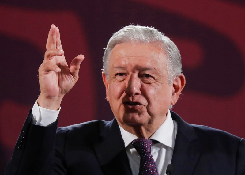 El presidente Andrés Manuel López Obrador habla durante una conferencia de prensa en el Palacio Nacional.