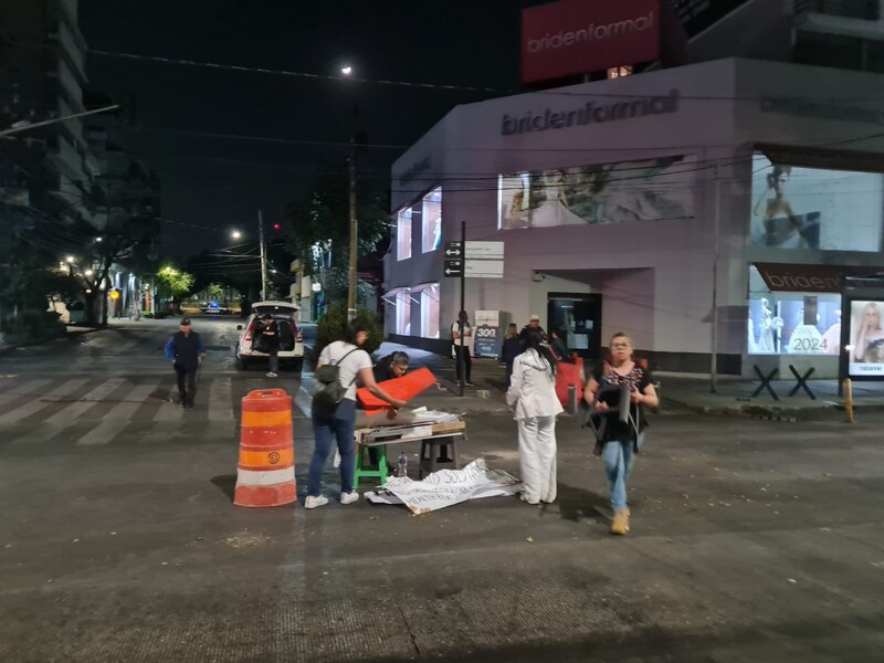 Protesta nocturna en la Ciudad de México