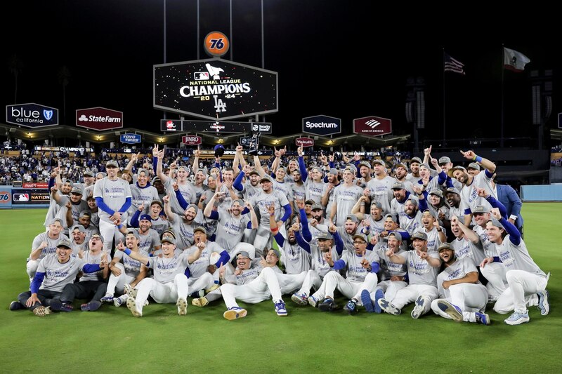 os Angeles (United States), 21/10/2024.- The Dodgers celebrate winning the Major League Baseball (MLB) National League Championship Series between the New York Mets and the Los Angeles Dodgers in Los Angeles, California, USA, 20 October 2024. After winning the National League Championship Series, the Los Angeles Dodgers will face the New York Yankees in the upcoming World Series. (Liga de Campeones, Nueva York) EFE/EPA/ALLISON DINNER