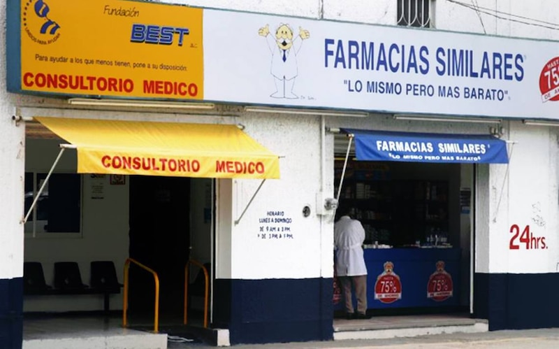 Consultorio médico y Farmacias Similares