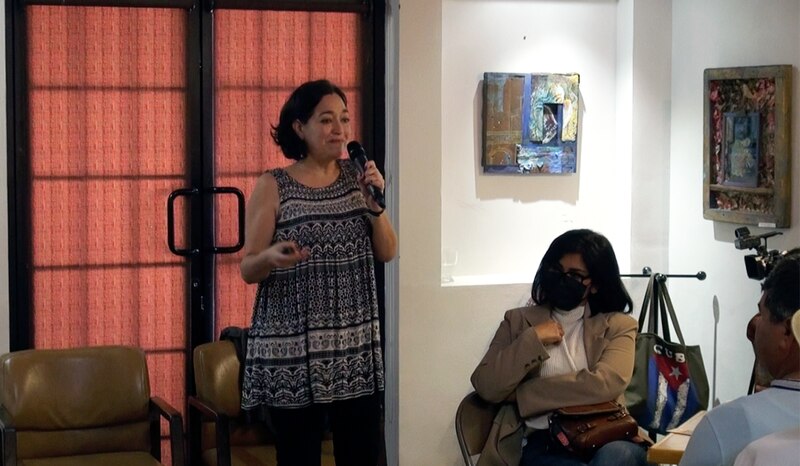 Artista visual cubana expone en galería de La Habana