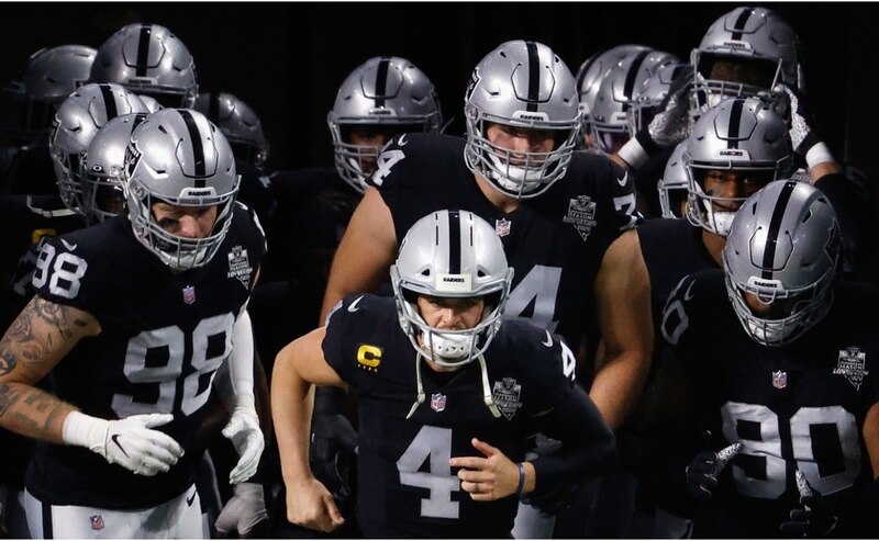 Los Raiders de Las Vegas se preparan para el partido contra los Chargers de Los Ángeles