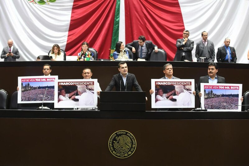 Diputados mexicanos acusan al presidente de tener vínculos con el narcotráfico