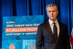 41 millones en EU sin vales de comida desde el sábado... Trump prefirió rescatar a Milei