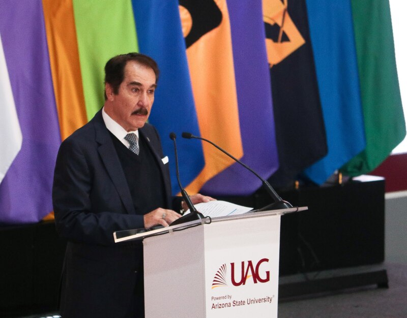 El Rector Antonio Leaño Reyes durante la presentación del Informe de Actividades 2024 de la UAG.