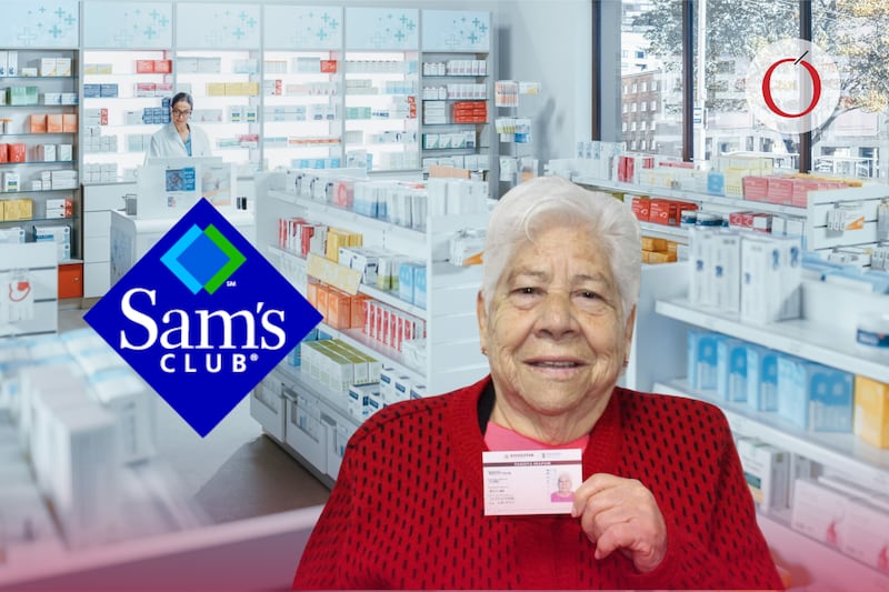 Adulto mayor con credencial INAPAM aprovechando descuento en Sam’s Club
