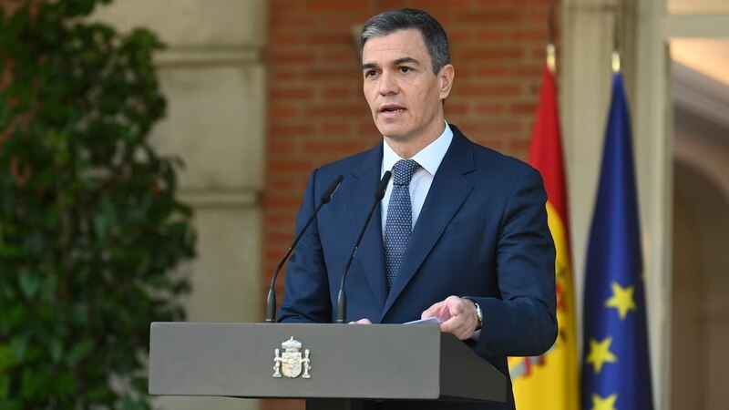 El presidente del Gobierno, Pedro Sánchez, comparece ante los medios de comunicación