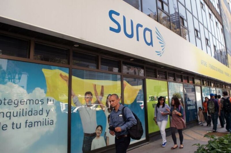 Sura, una compañía de seguros que ofrece una amplia gama de productos y servicios para proteger a sus clientes.
