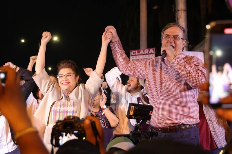 Candidata a la presidencia celebra su victoria en las elecciones