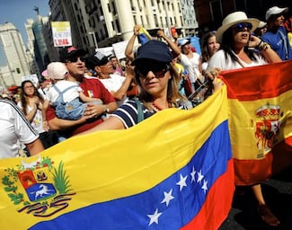 La excepción ibérica: España regulariza a medio millón de inmigrantes para seguir creciendo