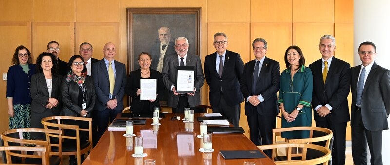 Firma de convenio entre la Universidad de Costa Rica y el Ministerio de Educación Pública