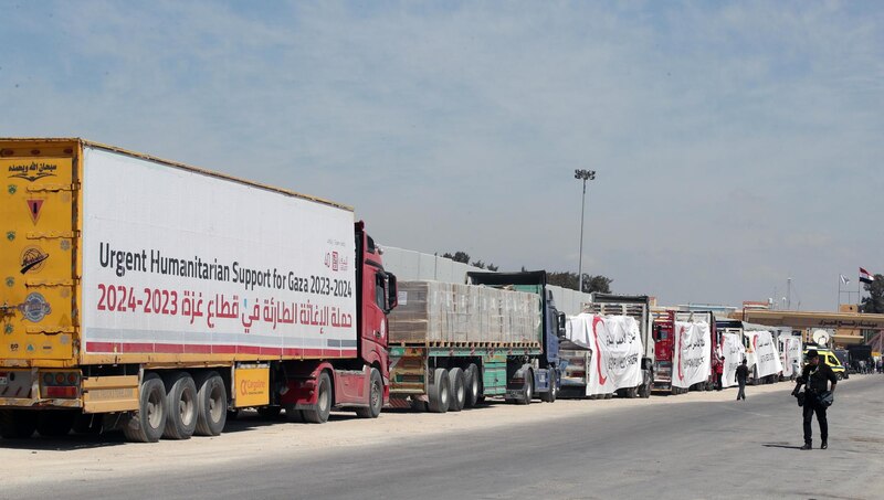 Camiones de ayuda humanitaria para Gaza