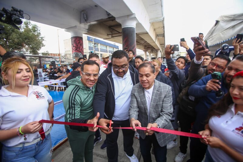 Inauguración de un gimnasio de boxeo en la Ciudad de México