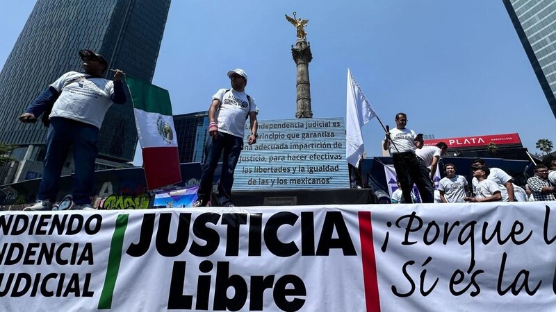 Protesta por la independencia judicial en México