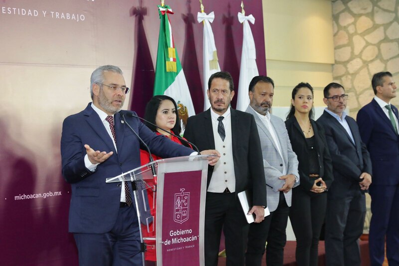 Titular: Silvano Aureoles encabeza ceremonia por el Día del Policía en Michoacán