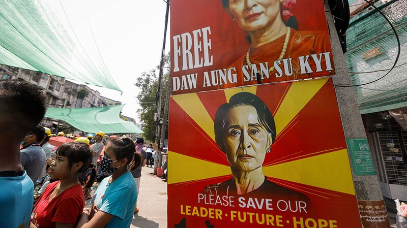 Aung San Suu Kyi, líder de Myanmar, es liberada de prisión