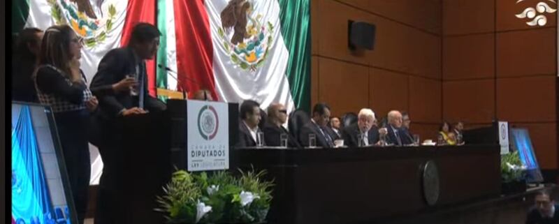 Diputados mexicanos discuten sobre la legalización de la marihuana