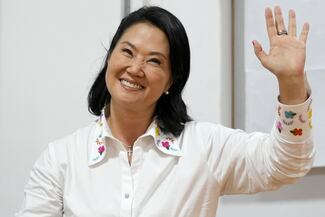 Finaliza escrutinio en Perú; Fujimori será presidenta por 49,641 votos más que Sánchez