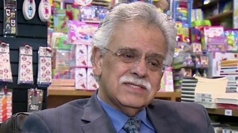 El Dr. Juan García, un experto en educación, habla sobre la importancia de la lectura en la infancia.