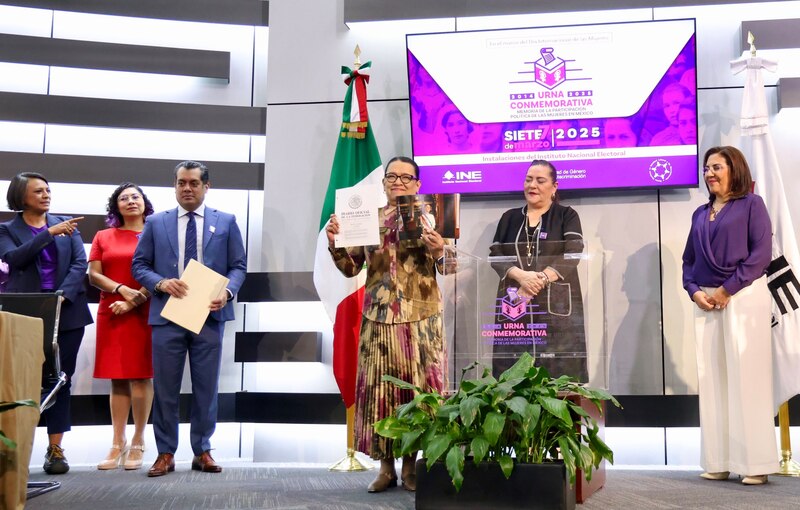 Rosa Icela Rodríguez, secretaria de Gobernación, participó en la presentación de la Urna Conmemorativa en el marco del Día Internacional de la Mujer.