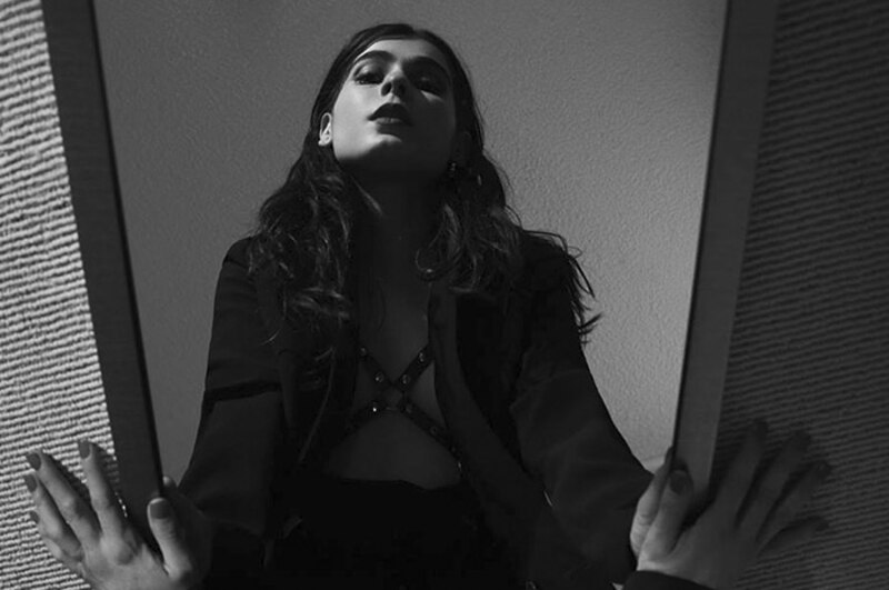 La cantante Lorde en una sesión de fotos para la revista "Vogue".