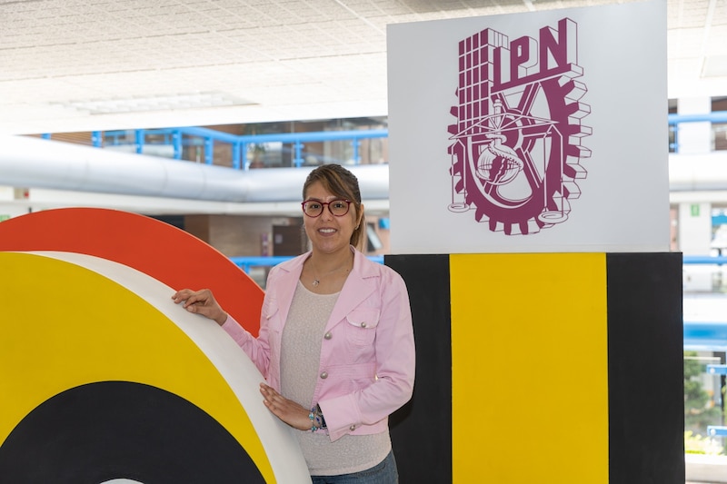Investigadora Gina Gallegos García, del IPN, durante una presentación sobre su propuesta de Observatorio Digital contra el ciberodio