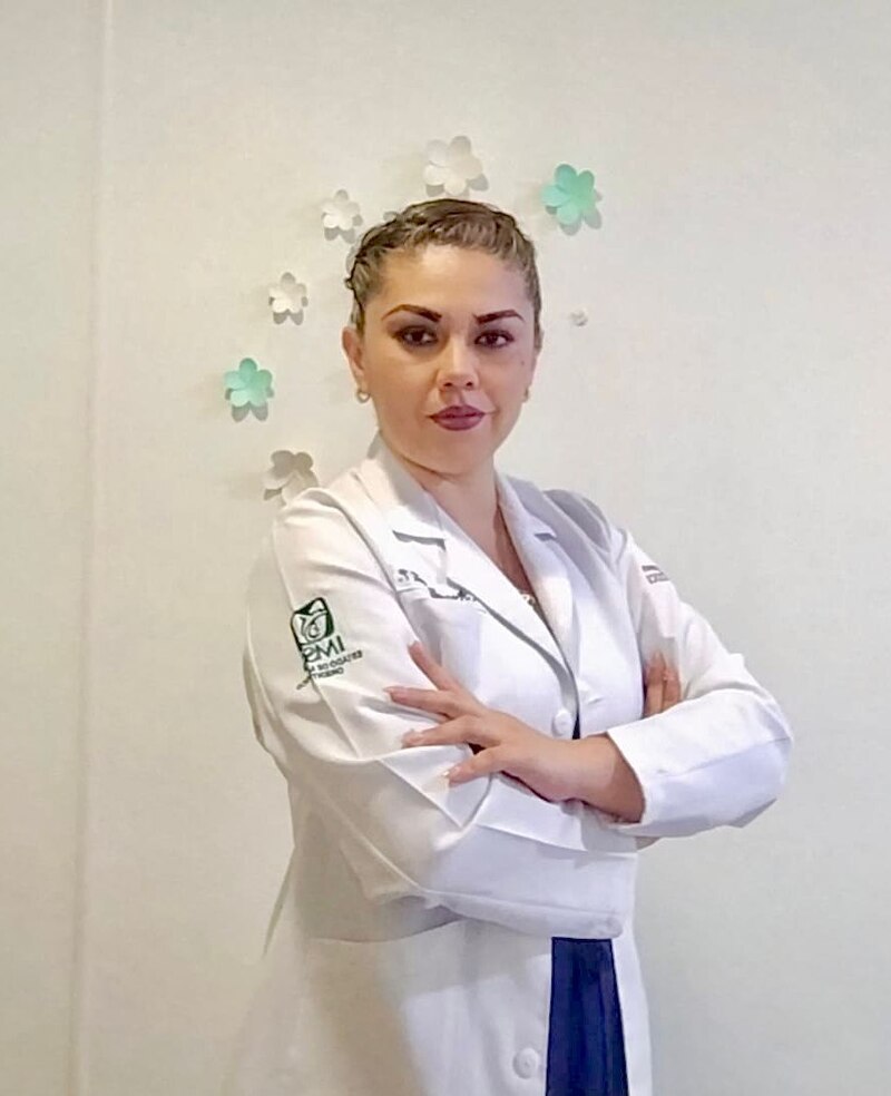 Doctora en bata blanca