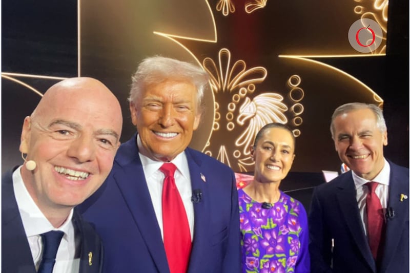 selfie de Claudia Sheinbaum, Donald Trump y Mark Carney
