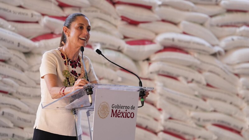 Claudia Sheinbaum habla en un evento público en Michoacán sobre la soberanía de México y el respaldo a migrantes