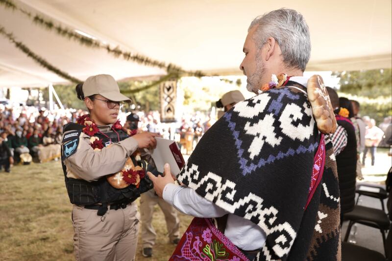 Entrega de reconocimientos a policías en Chiapas