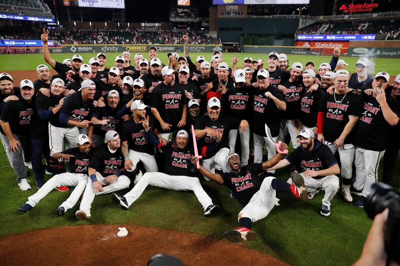 Los Bravos de Atlanta celebran su victoria en la Serie de Campeonato de la Liga Nacional