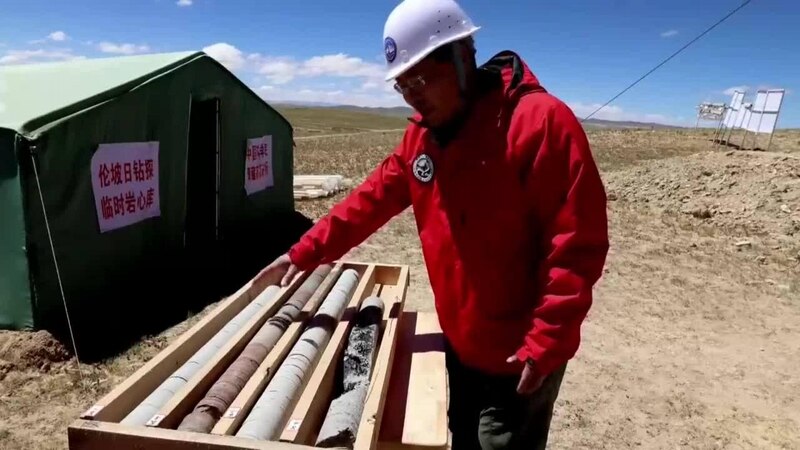 Científicos chinos extraen núcleo de hielo en el glaciar de Kunlun