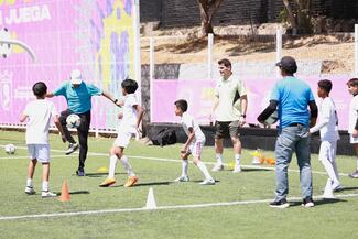 Zapopan impulsa el deporte con clínica del Real Madrid para niñas y niños