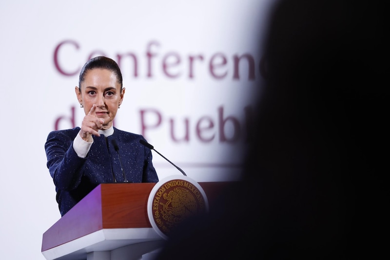 La presidenta de México, Claudia Sheinbaum, firmó un decreto para aumentar aranceles a mercancías importadas y proteger a la industria del textil mexicana