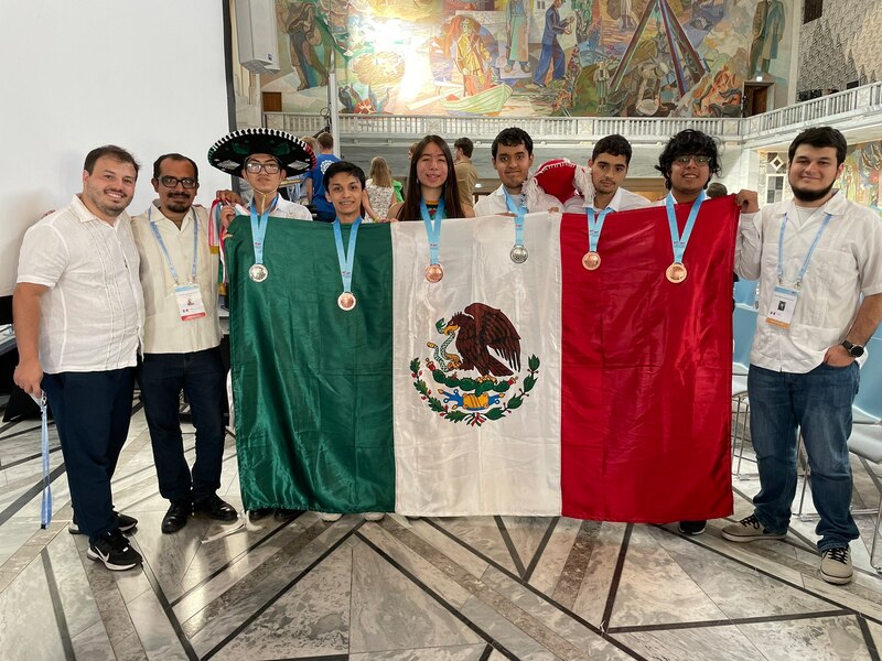 ¡Felicidades a los ganadores de la medalla de bronce en la Olimpiada Internacional de Matemáticas!