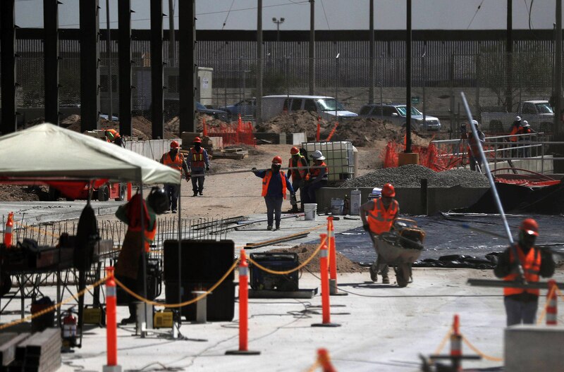 Construcción del muro fronterizo entre Estados Unidos y México
