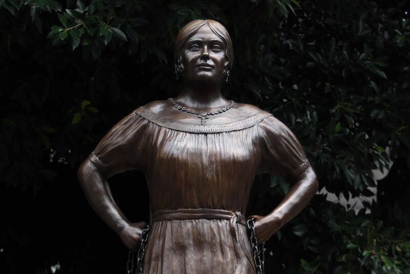 Monumento a la mujer indígena