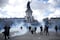 Protestas masivas en Francia dejan 400 detenidos, incendios y saqueos; Macron promete sanciones