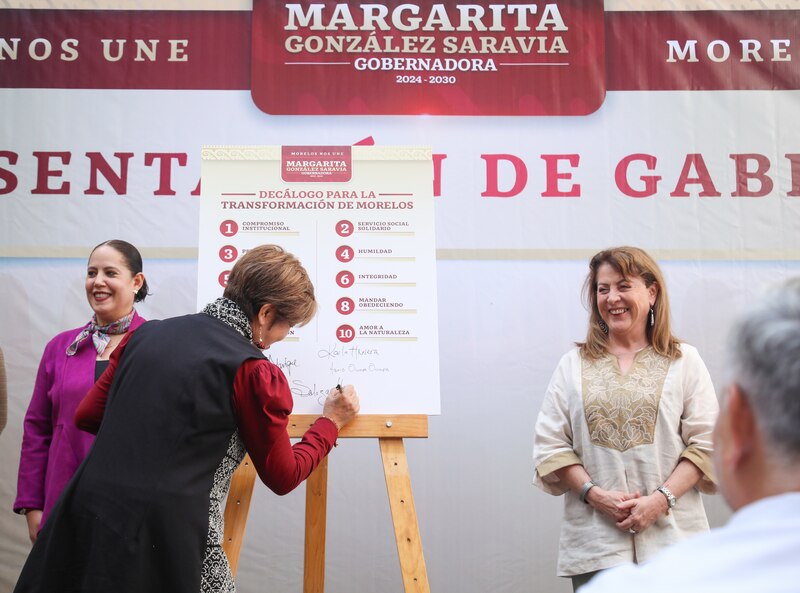 Title: Margarita González Saravia firma el decálogo para la transformación de Morelos