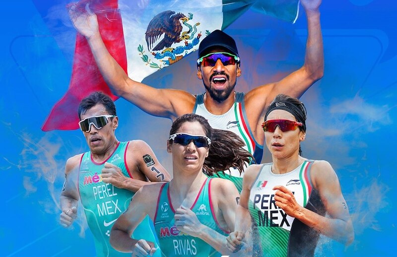 Triatletas mexicanos celebran su victoria