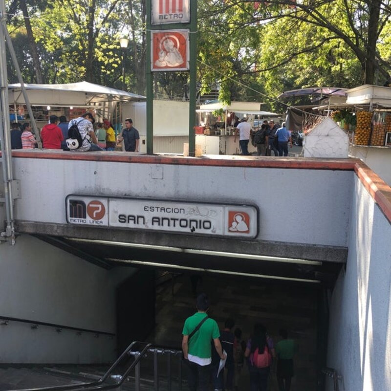Estación de metro San Antonio