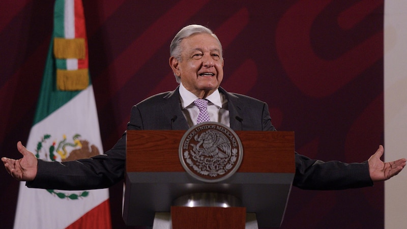 El presidente Andrés Manuel López Obrador da un discurso.