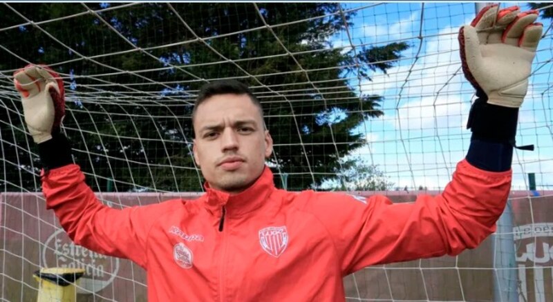 El portero del Valencia, Jasper Cillessen, durante un entrenamiento del equipo.