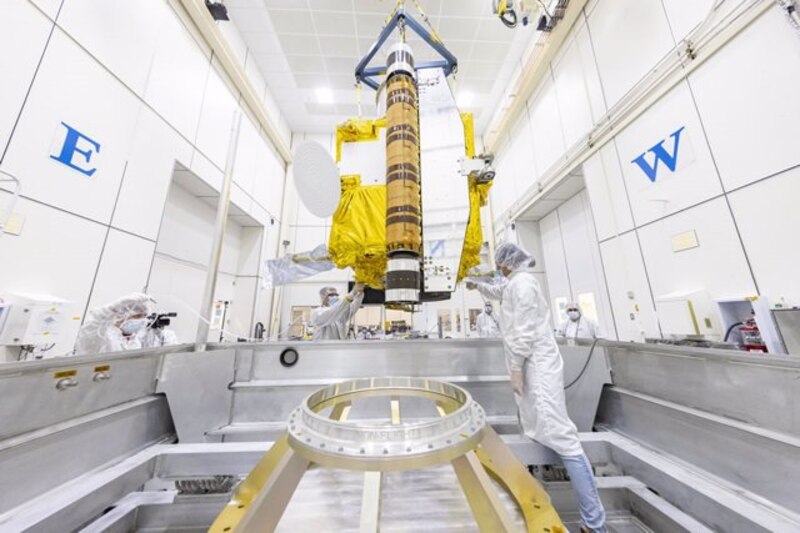 Un satélite en construcción