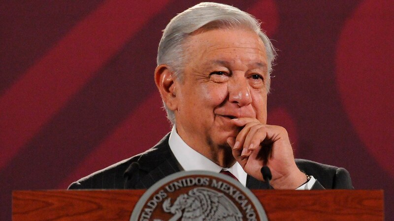 El presidente Enrique Peña Nieto da un discurso.