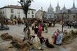 Un pueblo de España se adelanta a la navidad y prepara un gigantesco belén de 100 metros  