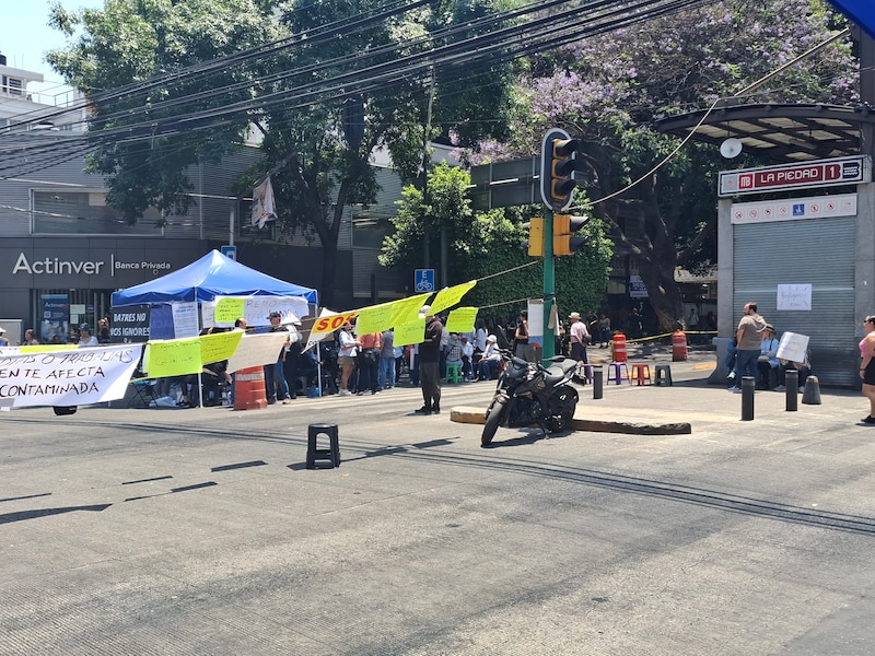 Protesta en la Ciudad de México por la contaminación del agua