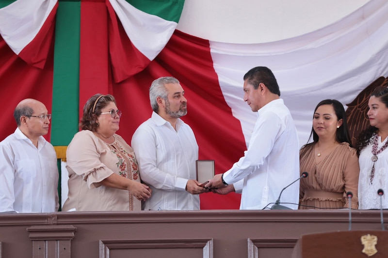 Entrega de la Medalla al Mérito en Ciencias y Artes