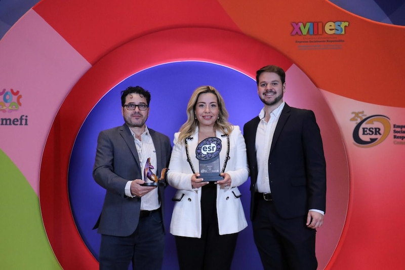 Ejecutivos de Cemex reciben el Distintivo ESR durante el Encuentro Latinoamericano de ESR 2025