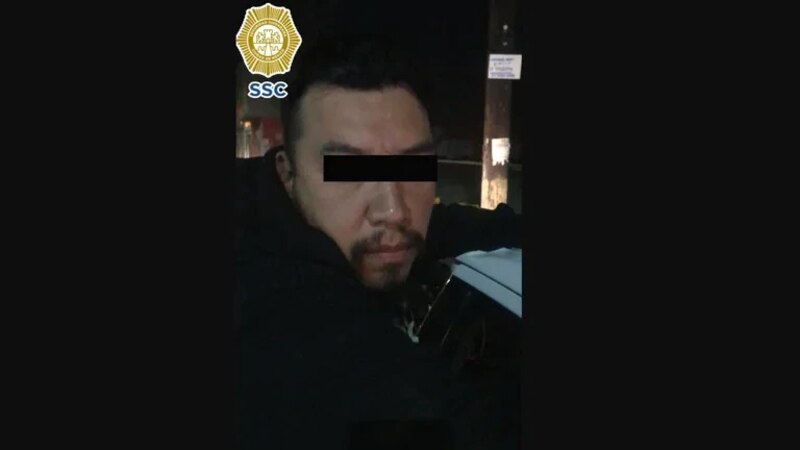Detienen a presunto narcomenudista en posesión de droga en la CDMX